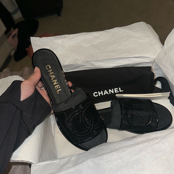 Chanel sandals - Picture 1 of 9